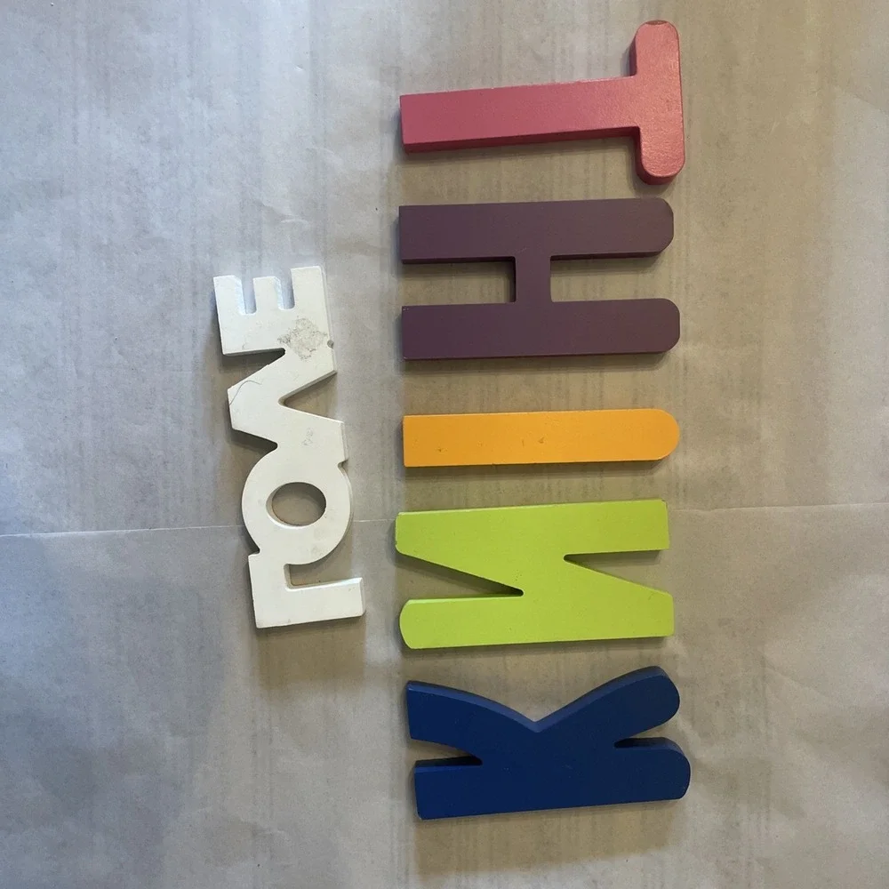 Wooden Letters‎ Words THINK LOVE Pink